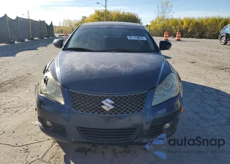 2010 Suzuki Kizashi Sls z USA, uszkodzony, nr VIN JS2RF9A73A6100331